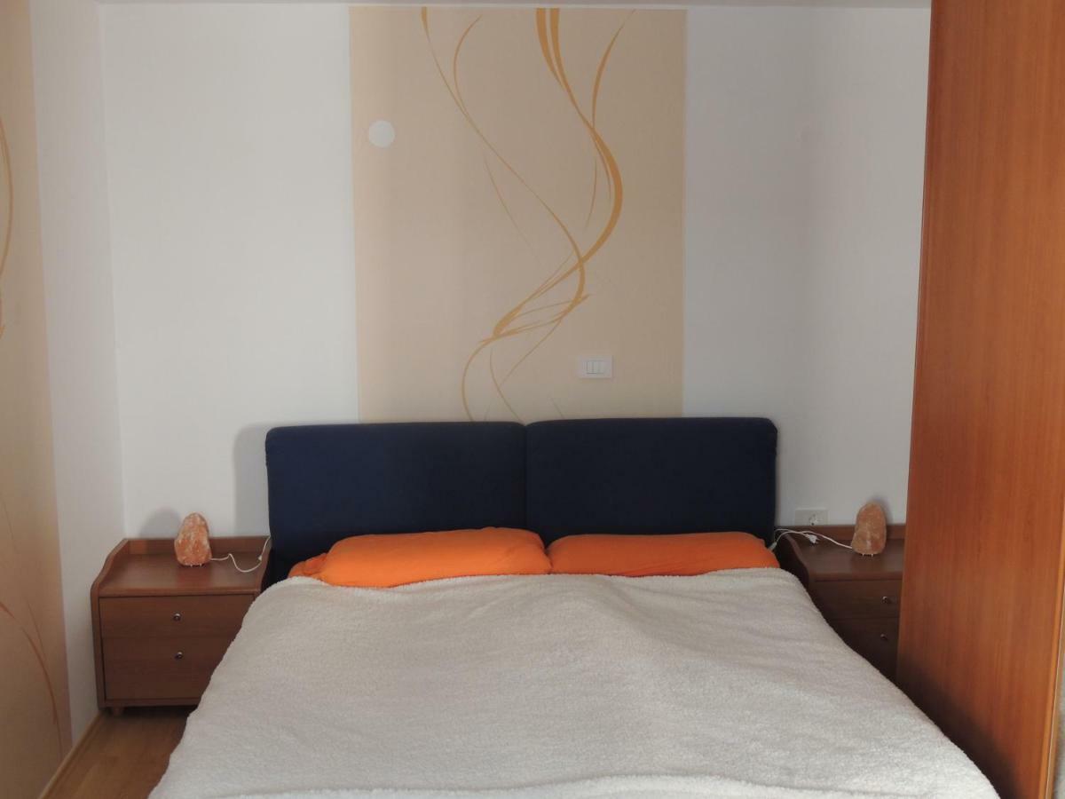Apartma *