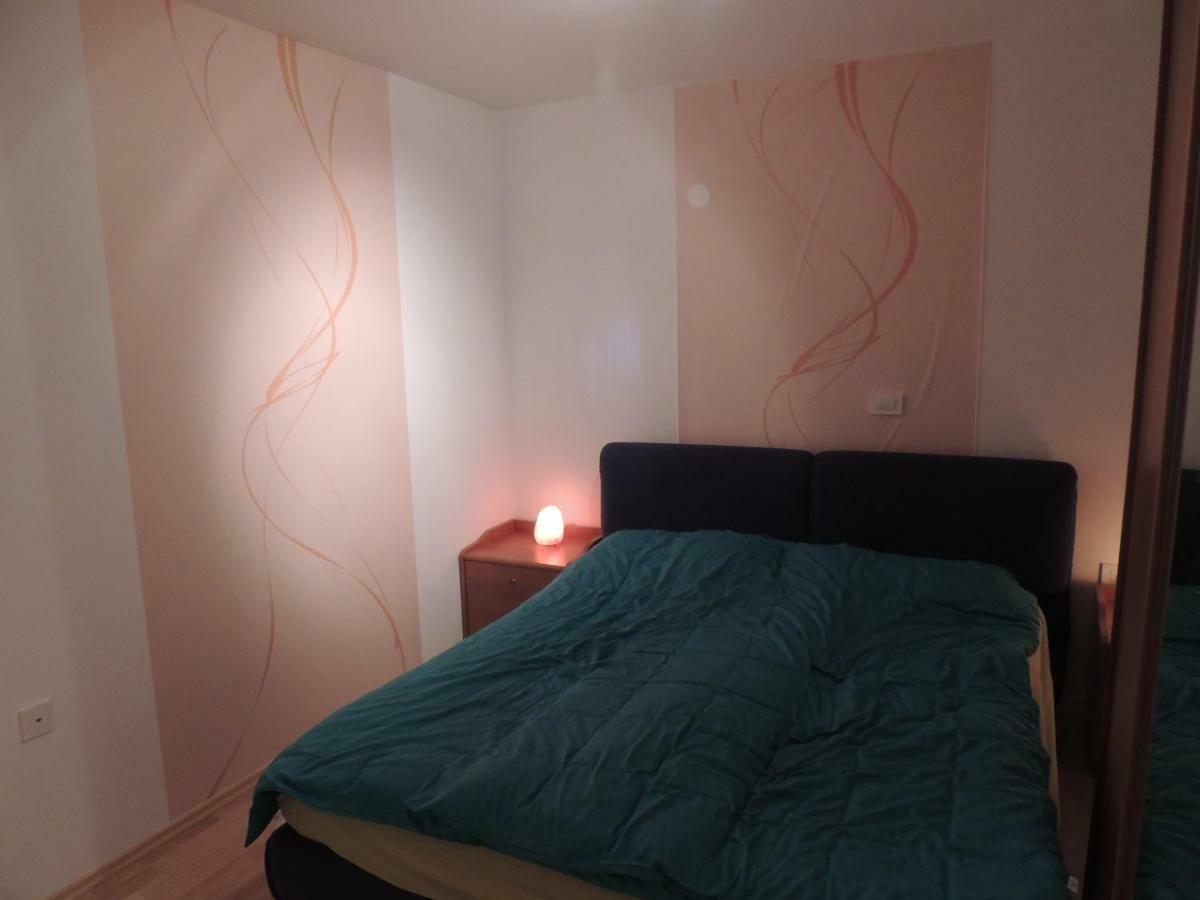 Apartma *